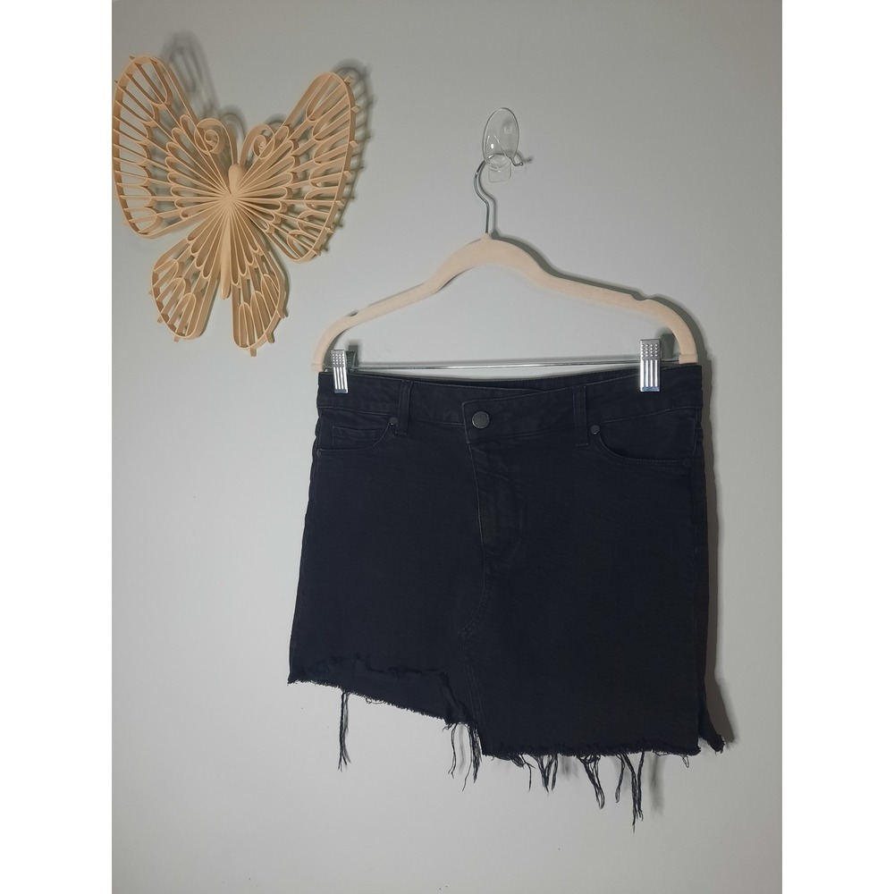 PAIGE Black Denim Mini Skirt Asymmetrical Raw Fray Hem Size 27 Womens